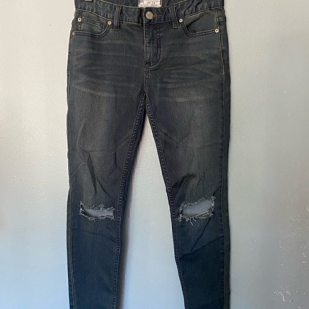 Free people Jeans black distressed 26